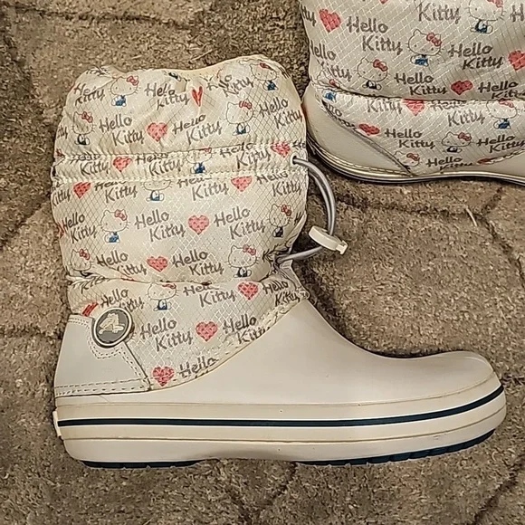 Hello Kitty crocs snow boots - Picture 2 of 3